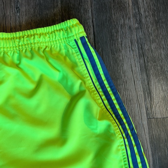 BCG GREEN SHORTS FOR WOMAN SIZE LARGE - Picture 2 of 6